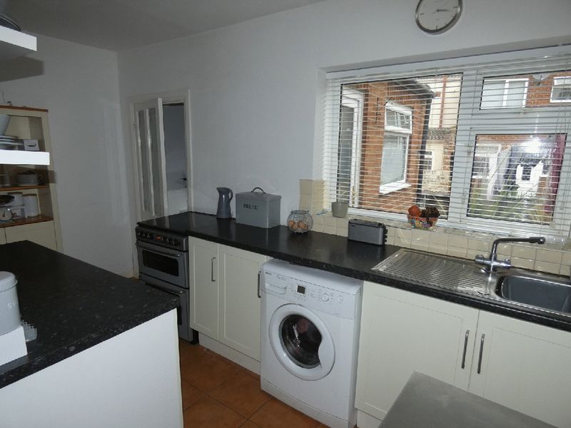 Kitchen- click for photo gallery